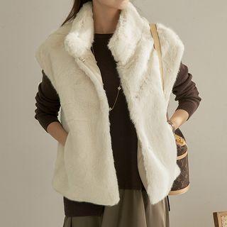 Stand-collar Hook-and-eye Faux-fur Vest