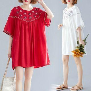 Embroidered Short-sleeve Medium Maxi Dress