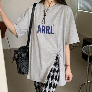 Lettering Side-slit Short-sleeve Top