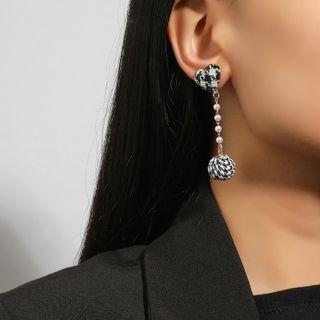 Houndstooth Bead Dangle Earring