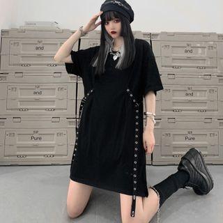 Short-sleeve Grommet Belt Accent T-shirt