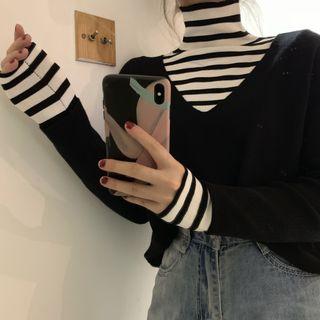 Set: V-neck Sweater + Turtleneck Knit Top