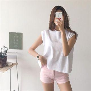Slit-back Sleeveless Lettering Top