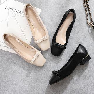 Square-toe Paneled Bow Pumps