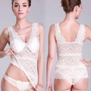 Padded Lace Sleeveless Top