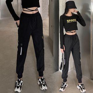 Lettering Cropped T-shirt / Cargo Jogger Pants