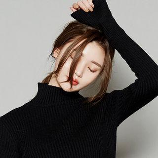 Bell-sleeve Rib-knit Top