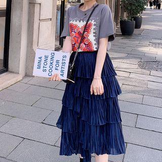 Short-sleeve Printed T-shirt / A-line Midi Tiered Skirt