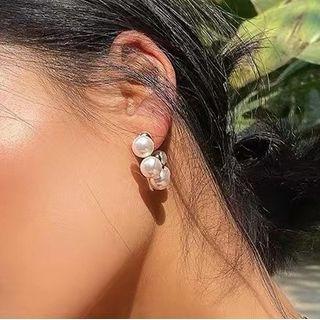 Faux Pearl Ear Stud Ear Stud - White - One Size