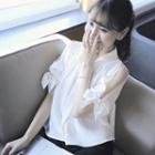 Short-sleeve Slit Shoulder Flare Shirt