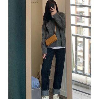Sweater / Straight Leg Jeans