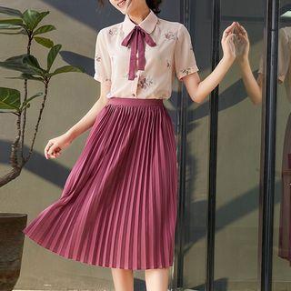 Set: Tie Neck Short-sleeve Shirt + Pleated Skirt