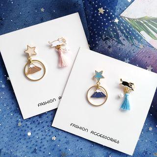 Non-matching Alloy Star Mountain Cat Tassel Dangle Earring