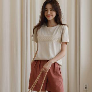 Shirred-shoulder Lace-trim T-shirt
