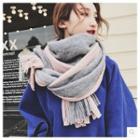 Color-block Knit Fringed Scarf