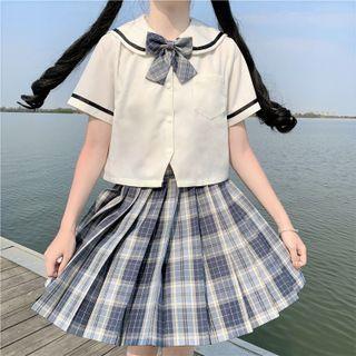 Set: Short-sleeve Contrast Trim Shirt + Plaid Mini Pleated Skirt