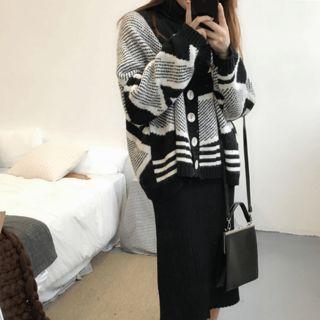 Turtleneck Top / Pattern Chunky Cardigan / Midi Knit Skirt