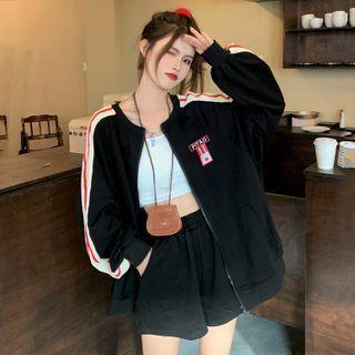 Sweatshirt Jacket / Plain Shorts