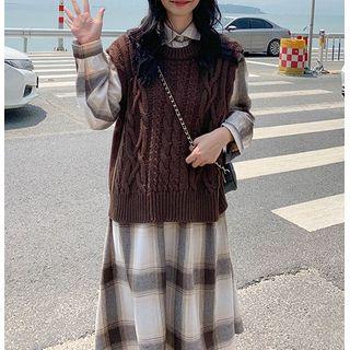 Long-sleeve Plaid Dress / Plain Knit Vest