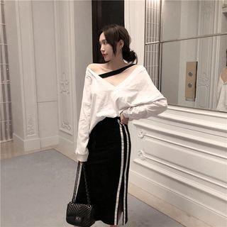 Convestable V-neck Long-sleeve Loose-fit Shirt / Color-block Skirt