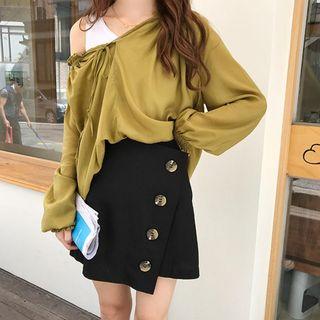 Plain Blouse / A-line Buttoned Skirt