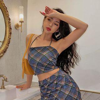 Halter Heart-embroidered Plaid Crop Top Navy Blue - One Size