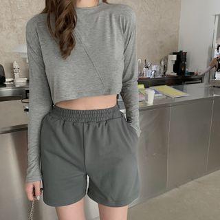 Long-sleeve Cropped T-shirt / Shorts