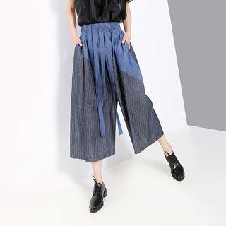 Striped Panel Capri Straight Cut Pants