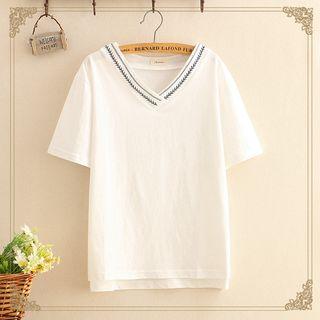 Embroidered Collar V-neck Short-sleeve Top