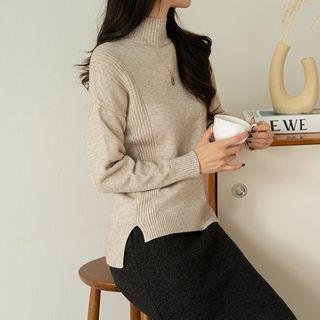 Dip-back Mockneck Sweater