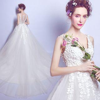 Sleeveless Flower Long Train Wedding Dress