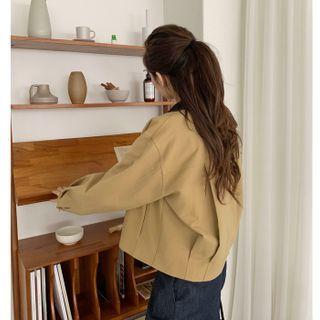 Contrast-collar Button-up Jacket