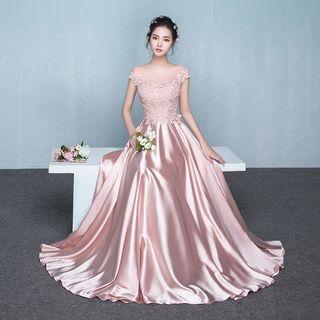 Cap-sleeve Applique Panel Evening Gown