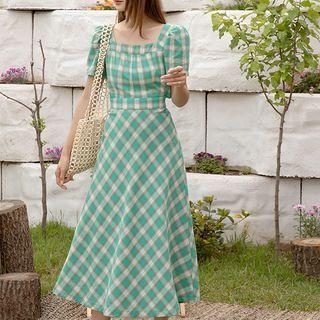 Open-back Flared Maxi Plaid Dress
