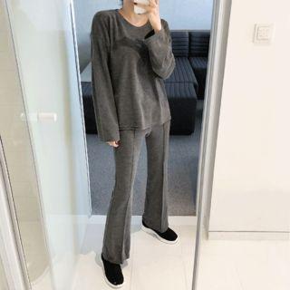 Set: Long-sleeve T-shirt + Boot-cut Pants
