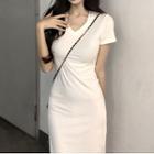 Short-sleeve V-neck Midi Sheath T-shirt Dress