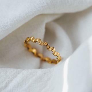 Ruffle Alloy Ring