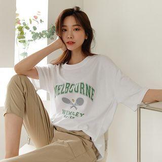 Illustrated Slit-side Loose-fit T-shirt
