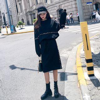 Set: Lettering Pullover + Split Hem H-line Skirt