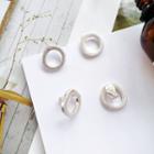 Irregular Circle Ear Stud