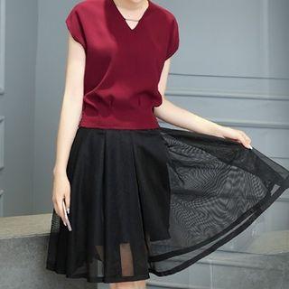 Set: V-neck Top + Wide-leg Pants/skirt