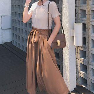 Set: Short-sleeve Plain T-shirt + Capri Wide-leg Pants