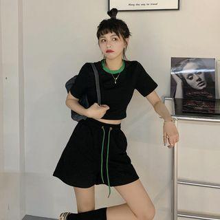 Short-sleeve Two-tone Cropped Top + Shorts