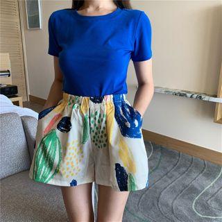 Plain Short-sleeve T-shirt / Printed Shorts