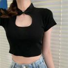 Keyhole Short-sleeve Cropped Knit Top