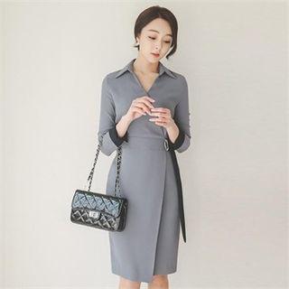 Contrast-trim Buckled-waist Sheath Dress