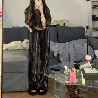 Short-sleeve Cropped T-shirt / Printed Wide Leg Pants