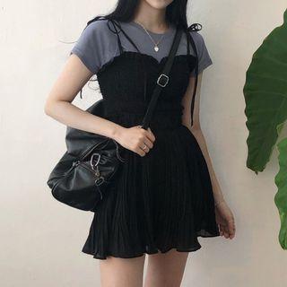 Short-sleeve Tee / Ruched Camisole / Pleated Skirt