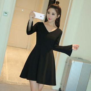 Plain V-neck Long Sleeve A-line Dress