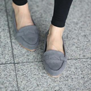 Pointy-toe Loafers